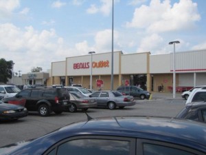 Shopping Center photo by LEEPA